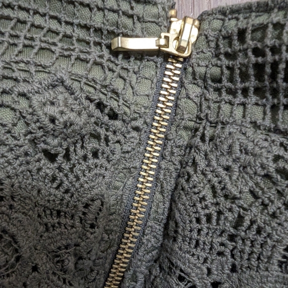 DYNAMITE | Army green mini skirt, crochet detail and gold zipper, size medium - Picture 4 of 4